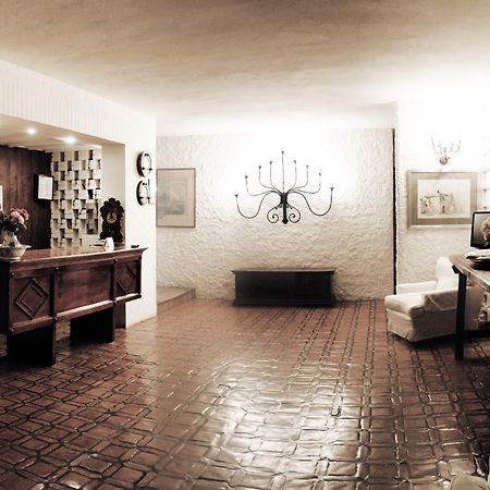 Hotel Della Baia Бая Домиция Екстериор снимка