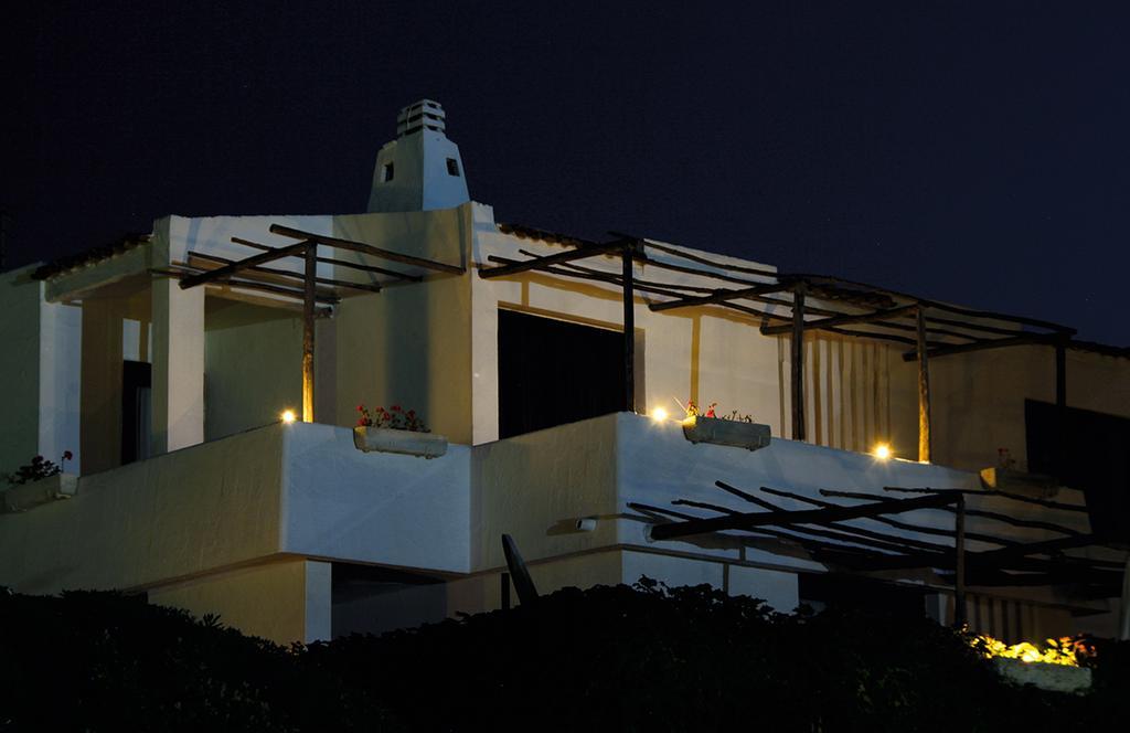 Hotel Della Baia Бая Домиция Екстериор снимка
